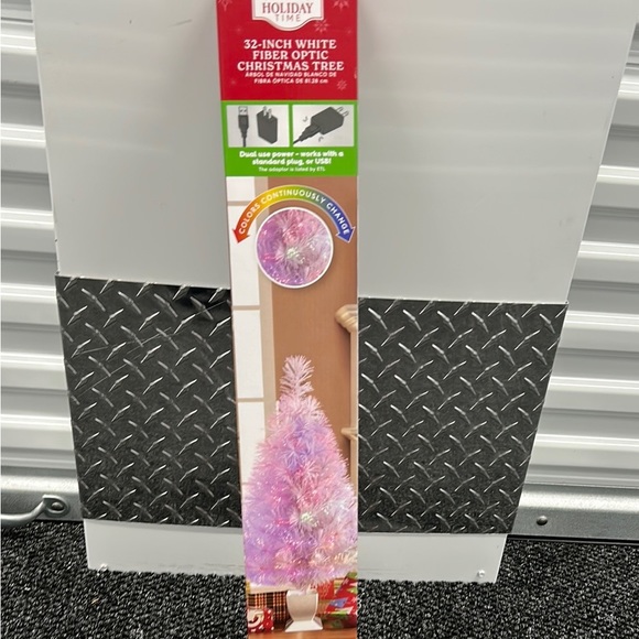 Holiday Time 32” Fiber Optic Christmas Tree New Pink - Picture 2 of 4